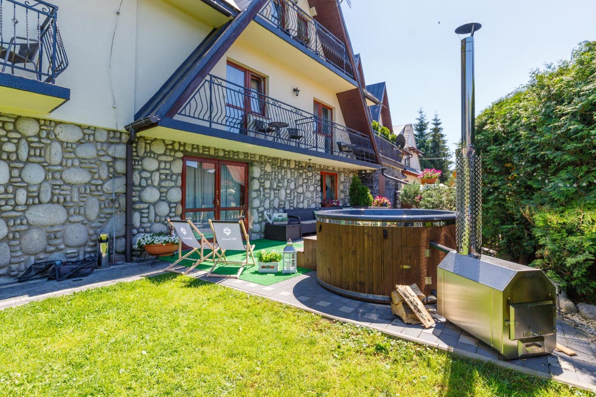 Rodzinny Dom I Apartamenty U Ciwersa Z Balia W Ogrodzie Białka Tatrzańska Exteriér fotografie